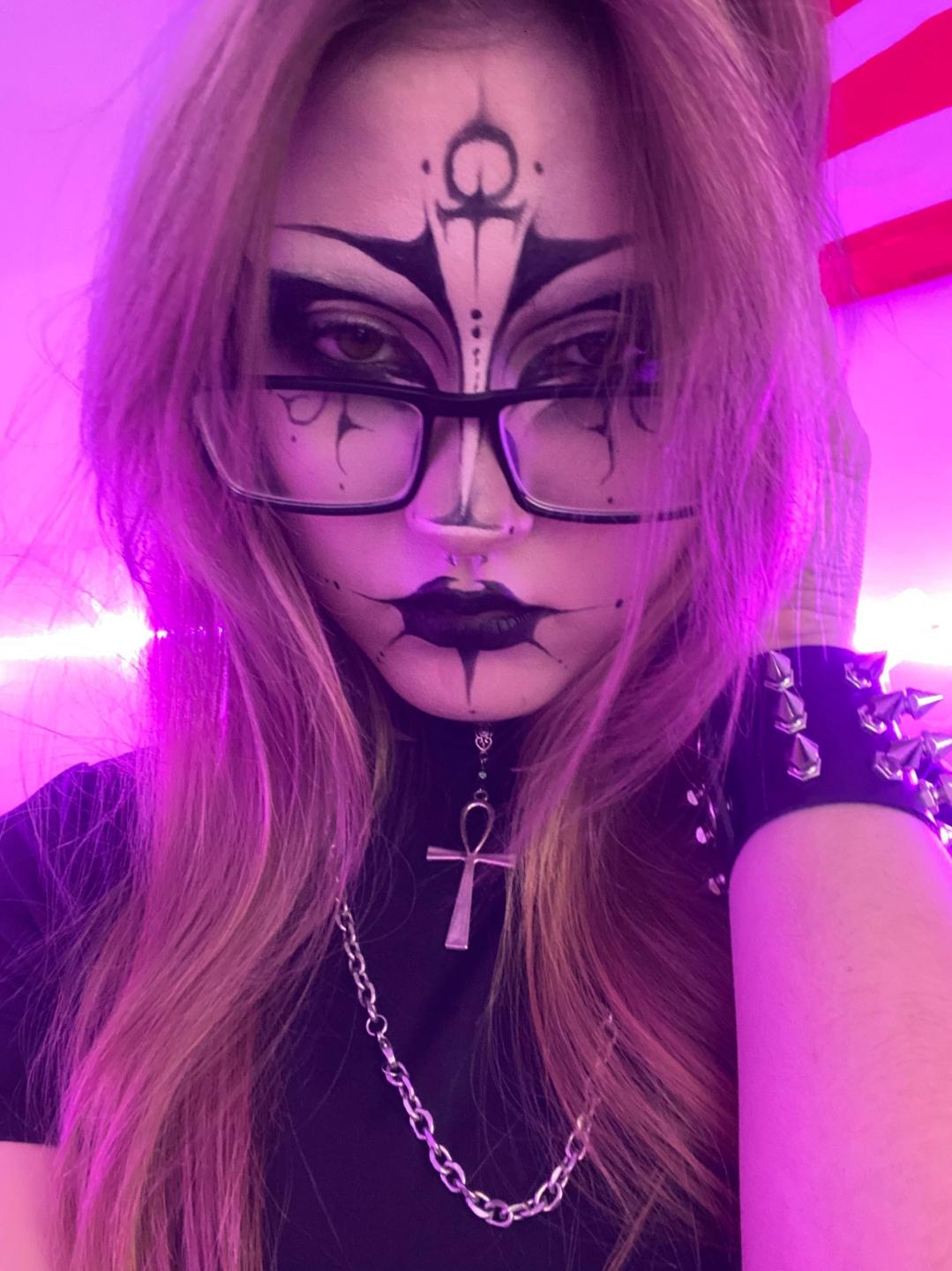 Image of cam model ShainaBallensky from XloveCam