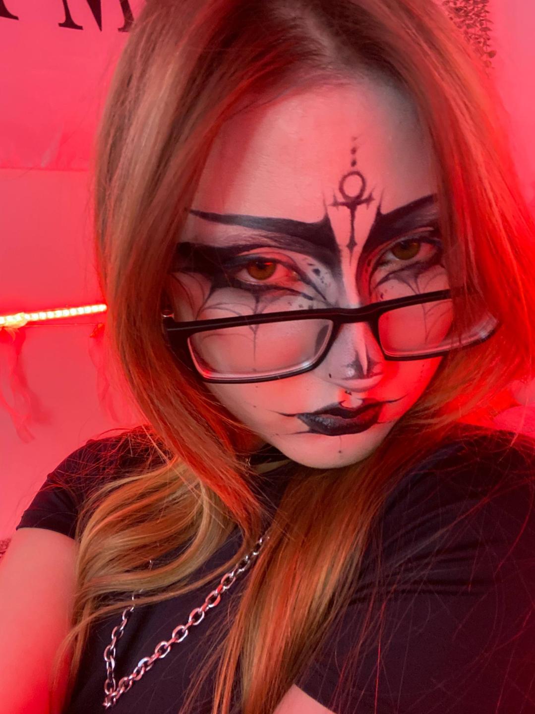 Image of cam model ShainaBallensky from XloveCam