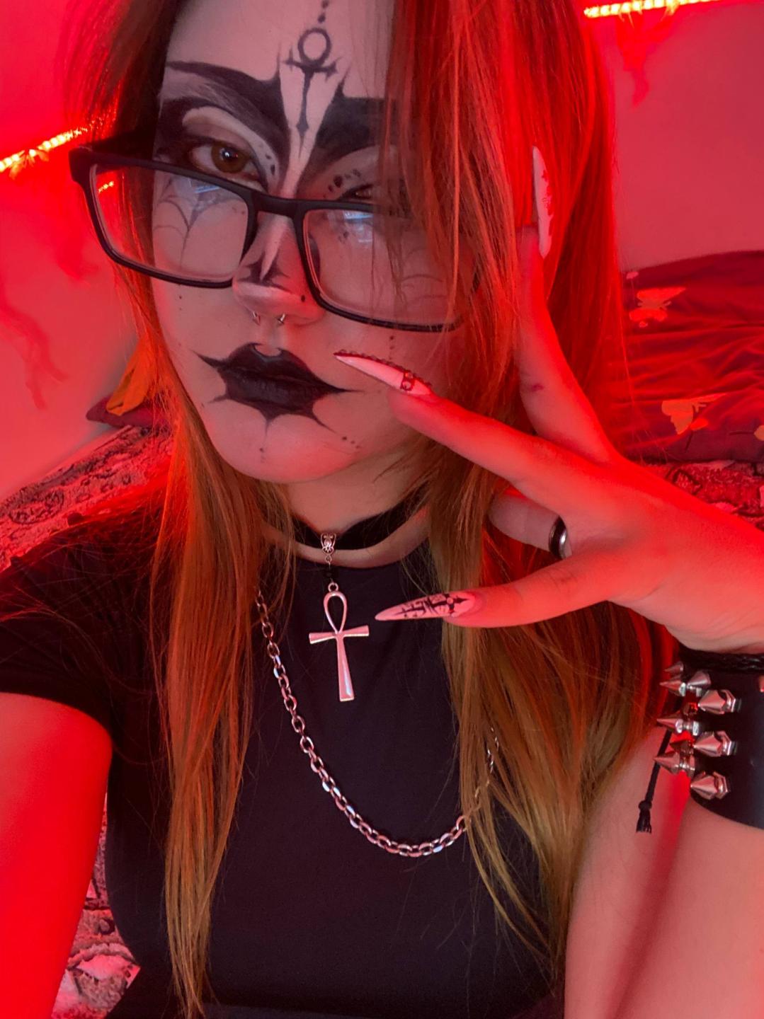Image of cam model ShainaBallensky from XloveCam