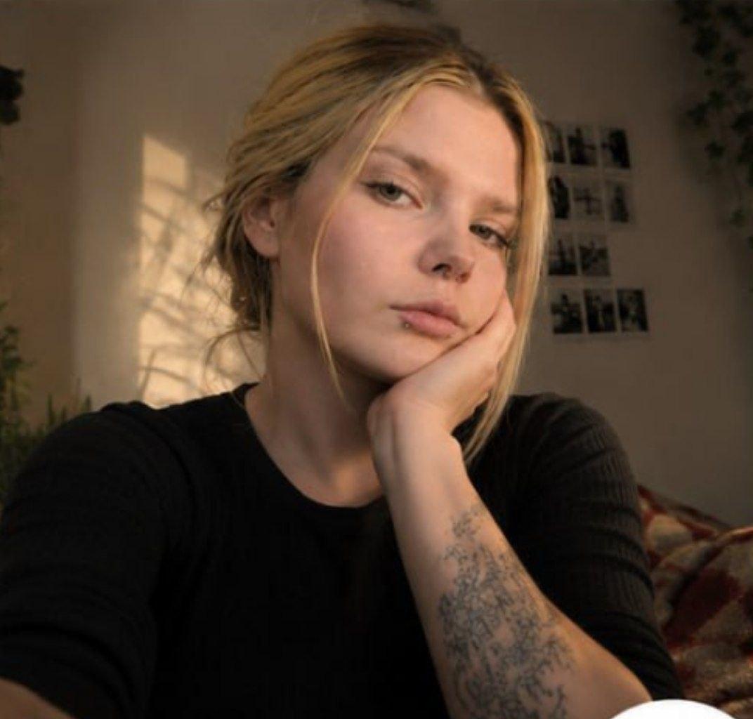 Image of cam model SocorroZamzow from XloveCam