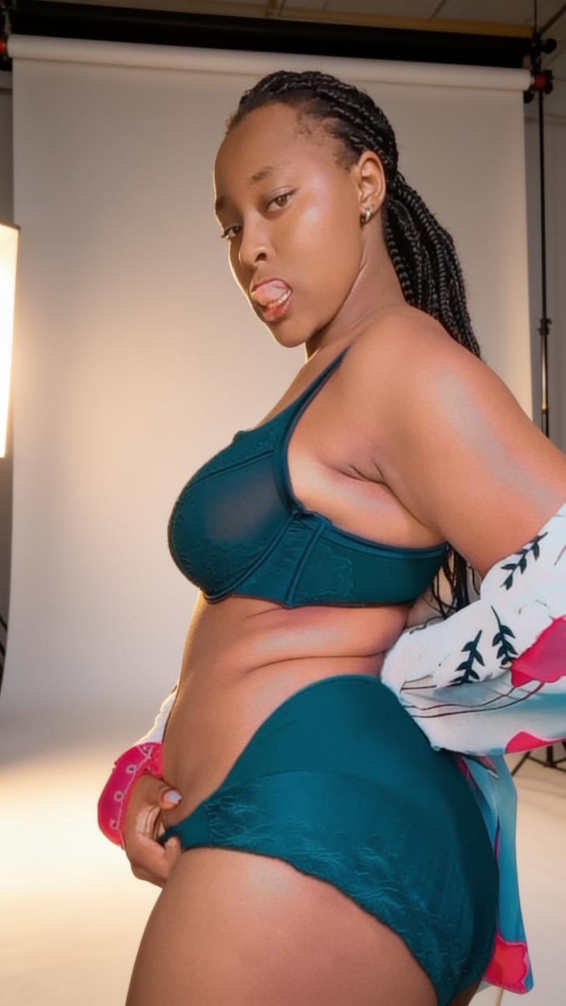Image of cam model TiffanySwit from XloveCam