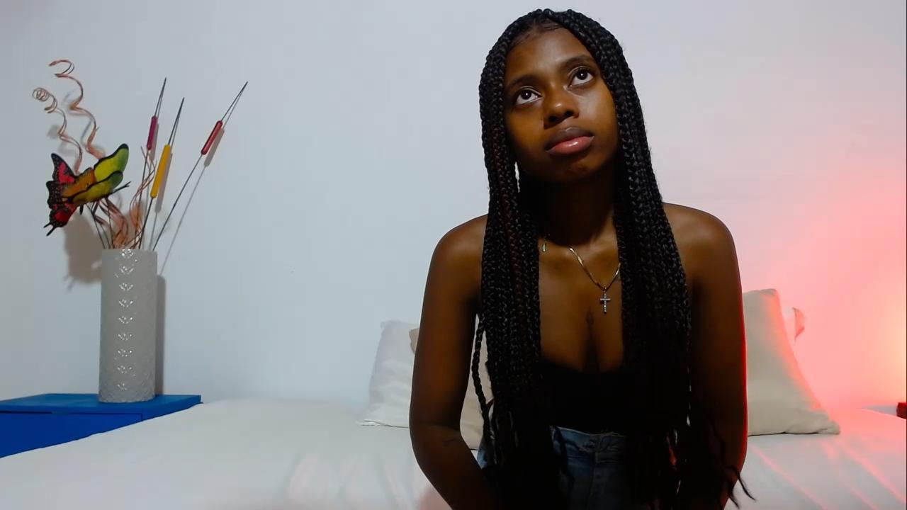 Image of cam model AmaraBernadette from XloveCam