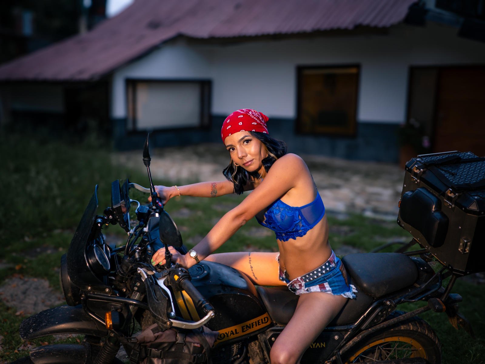 Image of cam model EvelinLuna from XloveCam
