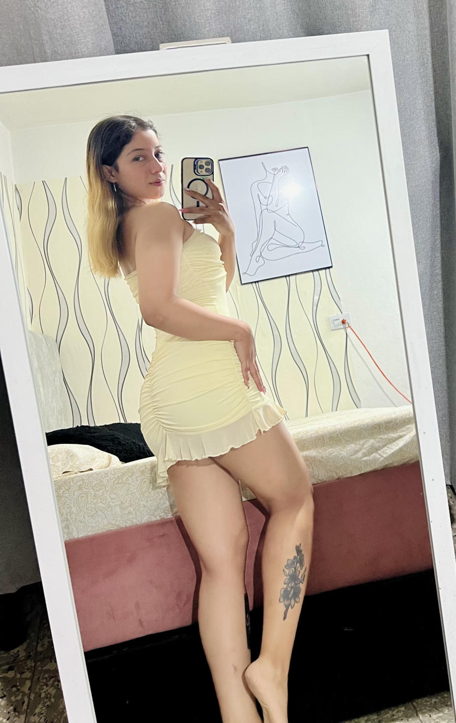 Image of cam model LucyWalker from XloveCam