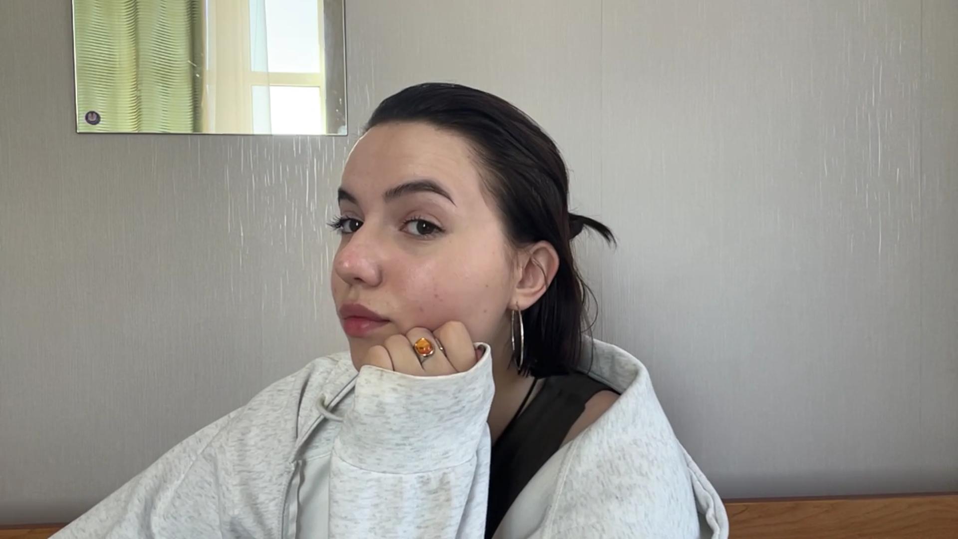 Image of cam model CarmonYorton from XloveCam