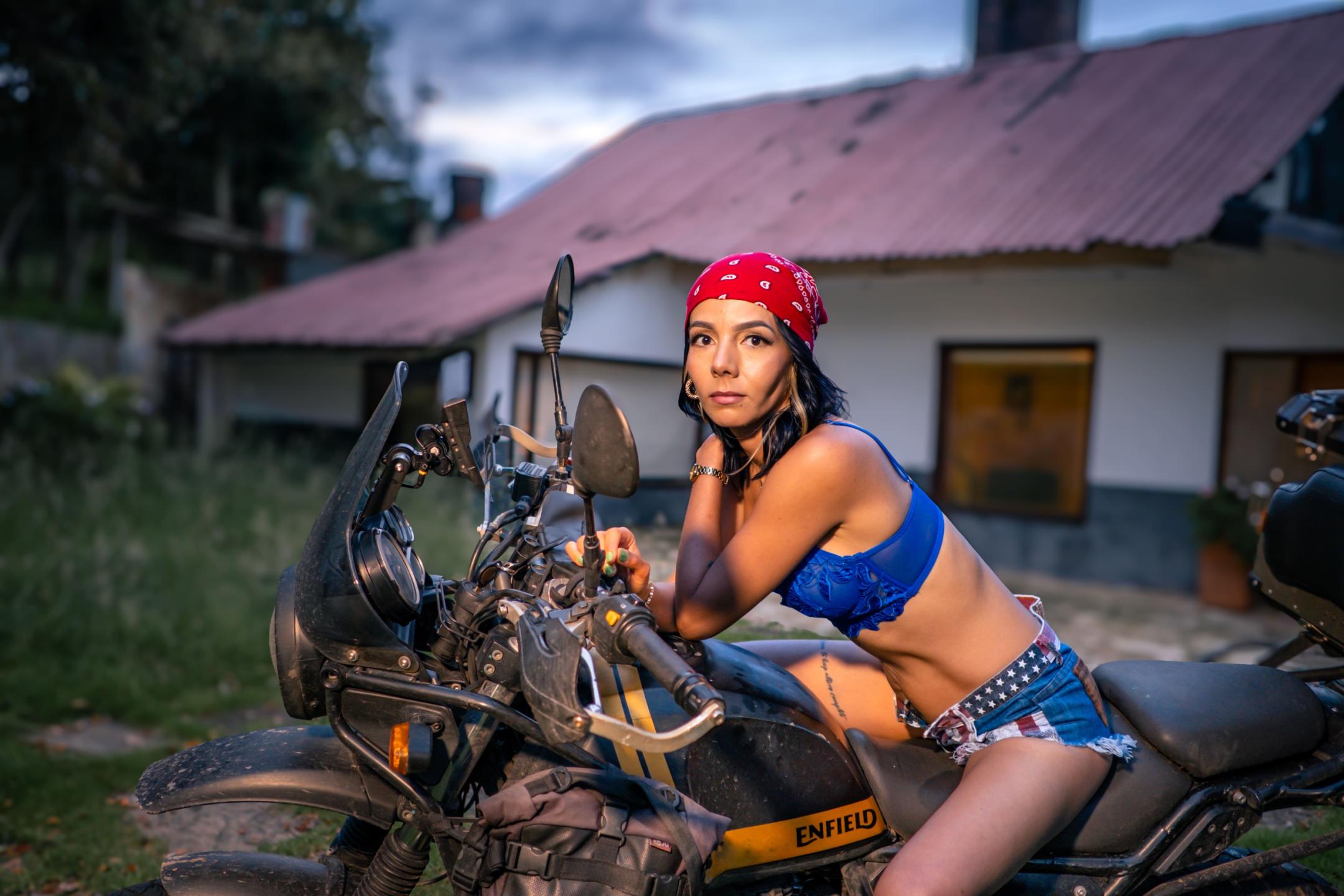 Image of cam model EvelinLuna from XloveCam