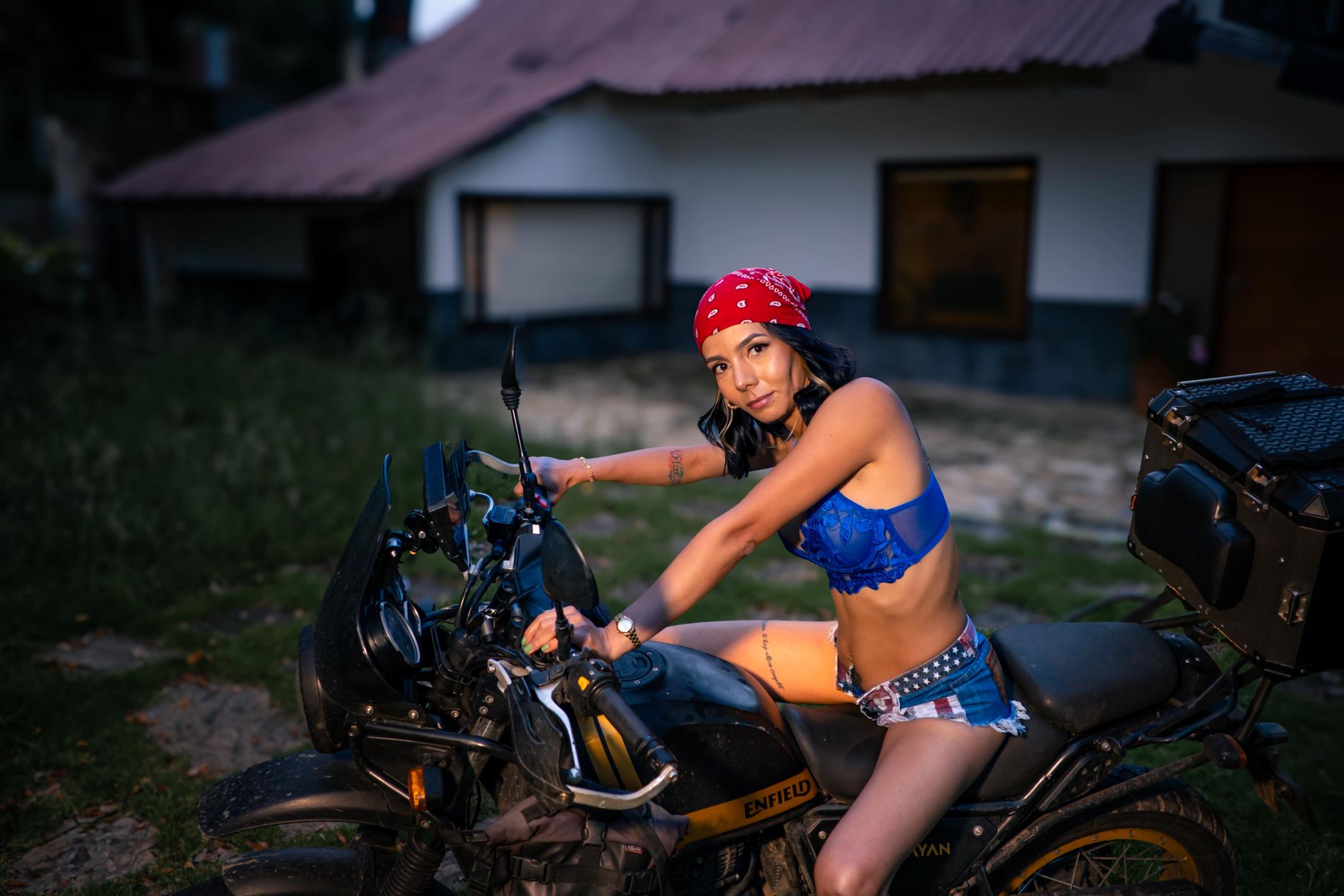 Image of cam model EvelinLuna from XloveCam