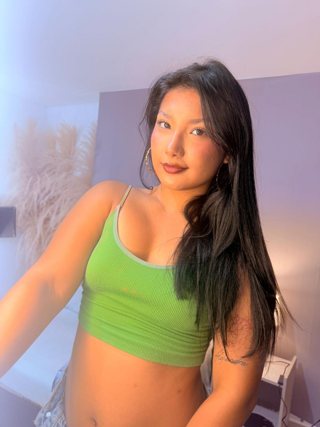 Image of cam model AlejaMiller from XloveCam