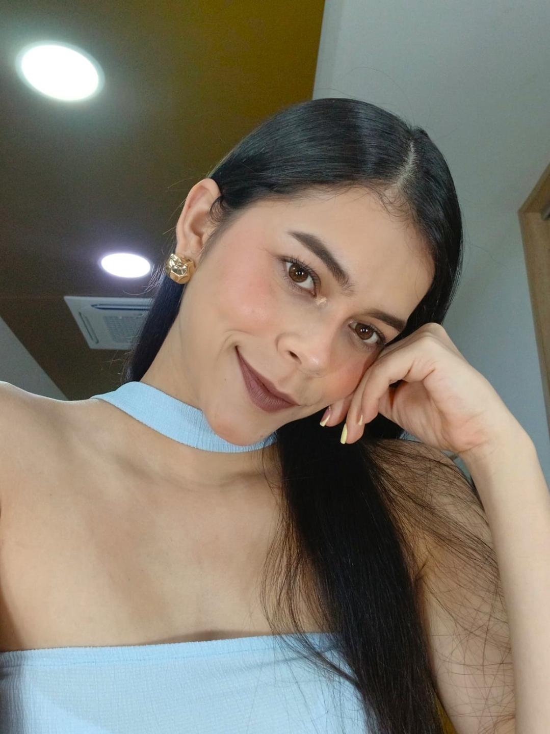 Image of cam model AlanaBlake from XloveCam