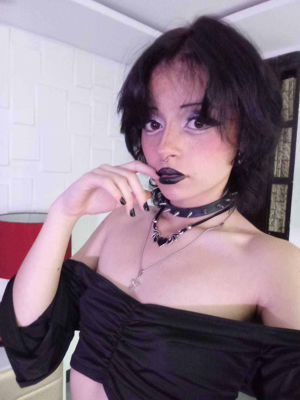 Image of cam model ViolettClay from XloveCam
