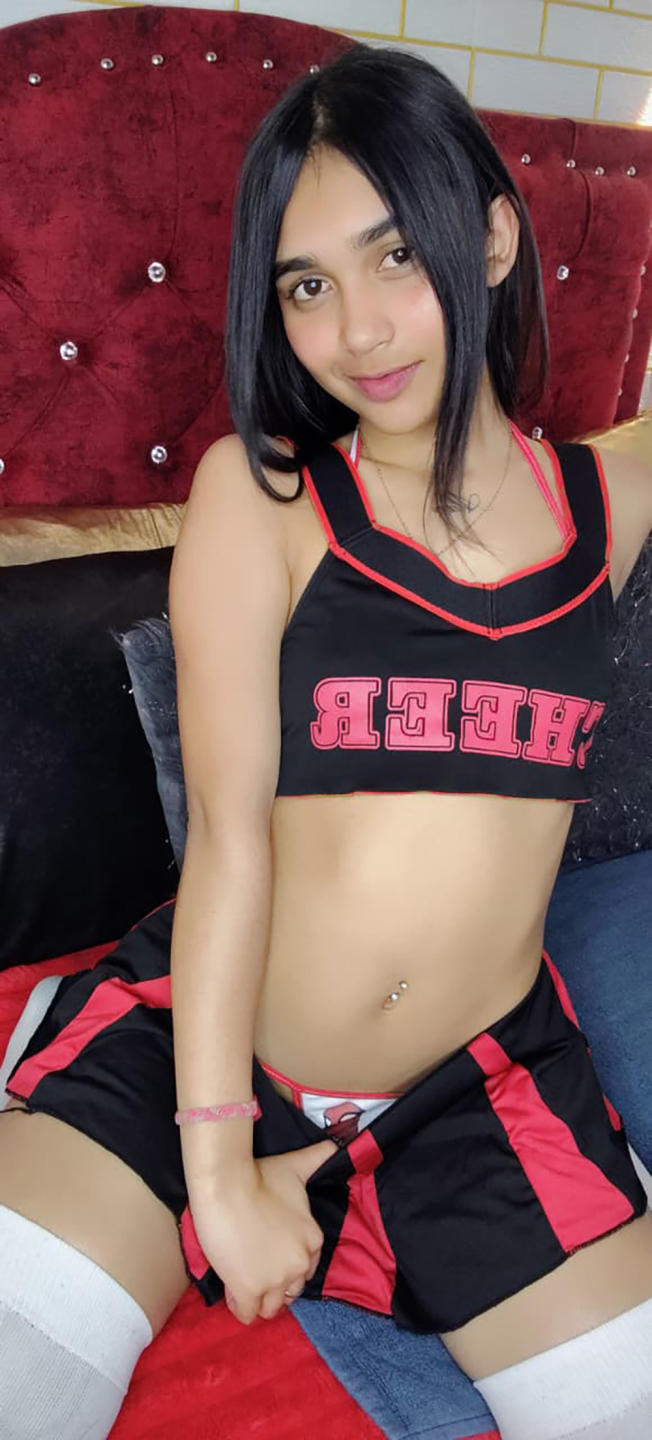 Image of cam model YayaLm from XloveCam