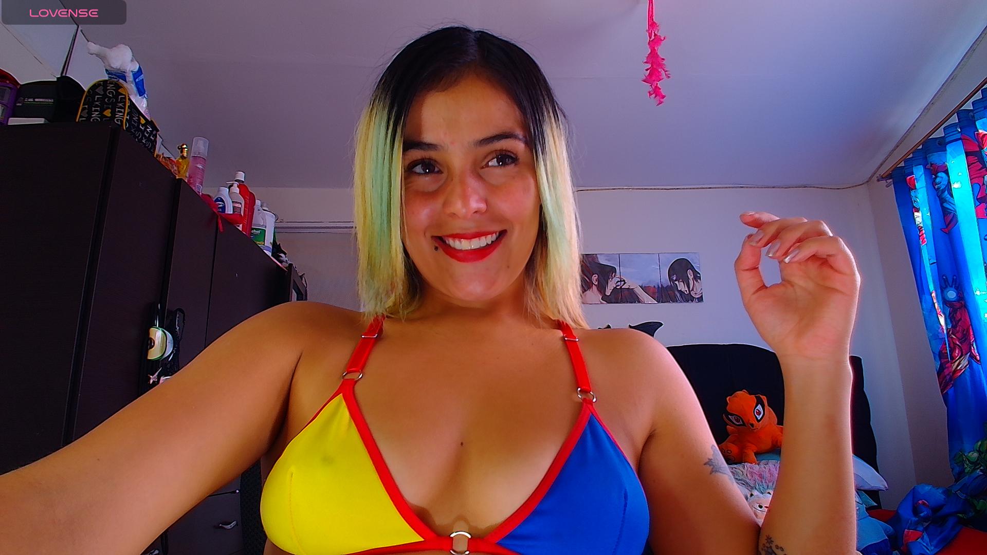Image of cam model LaSexyColombiana from XloveCam