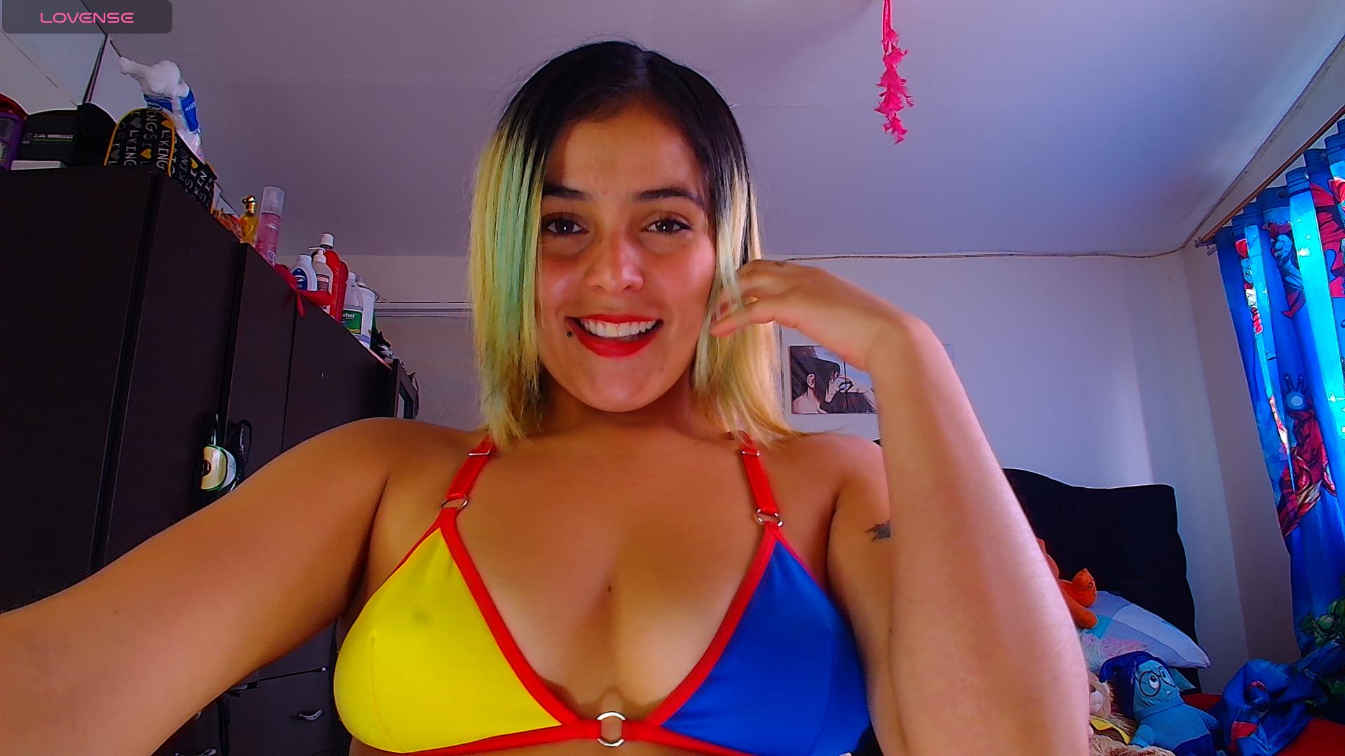 Image of cam model LaSexyColombiana from XloveCam