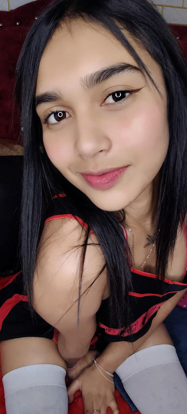 Image of cam model YayaLm from XloveCam