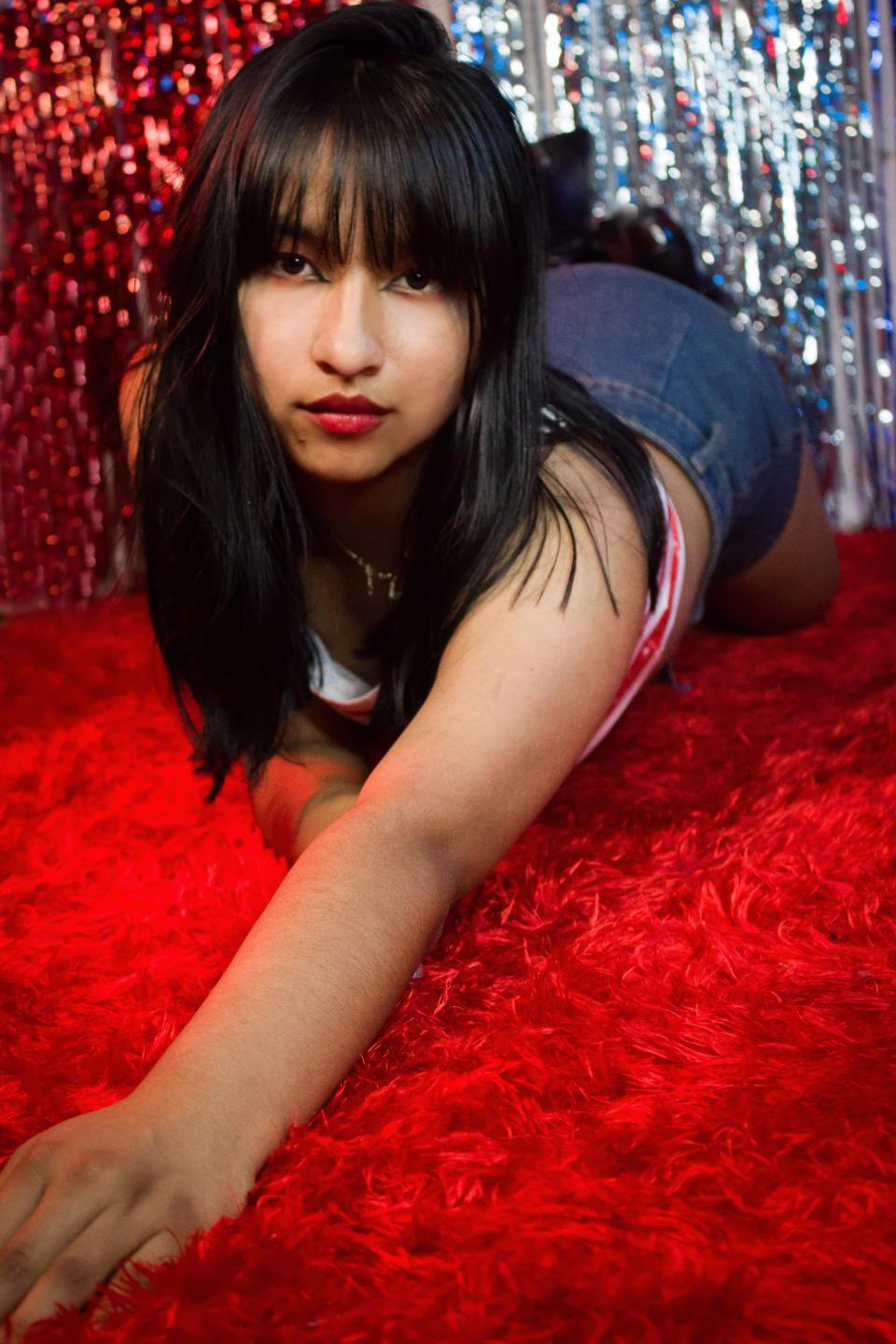 Image of cam model DariaHotst from XloveCam