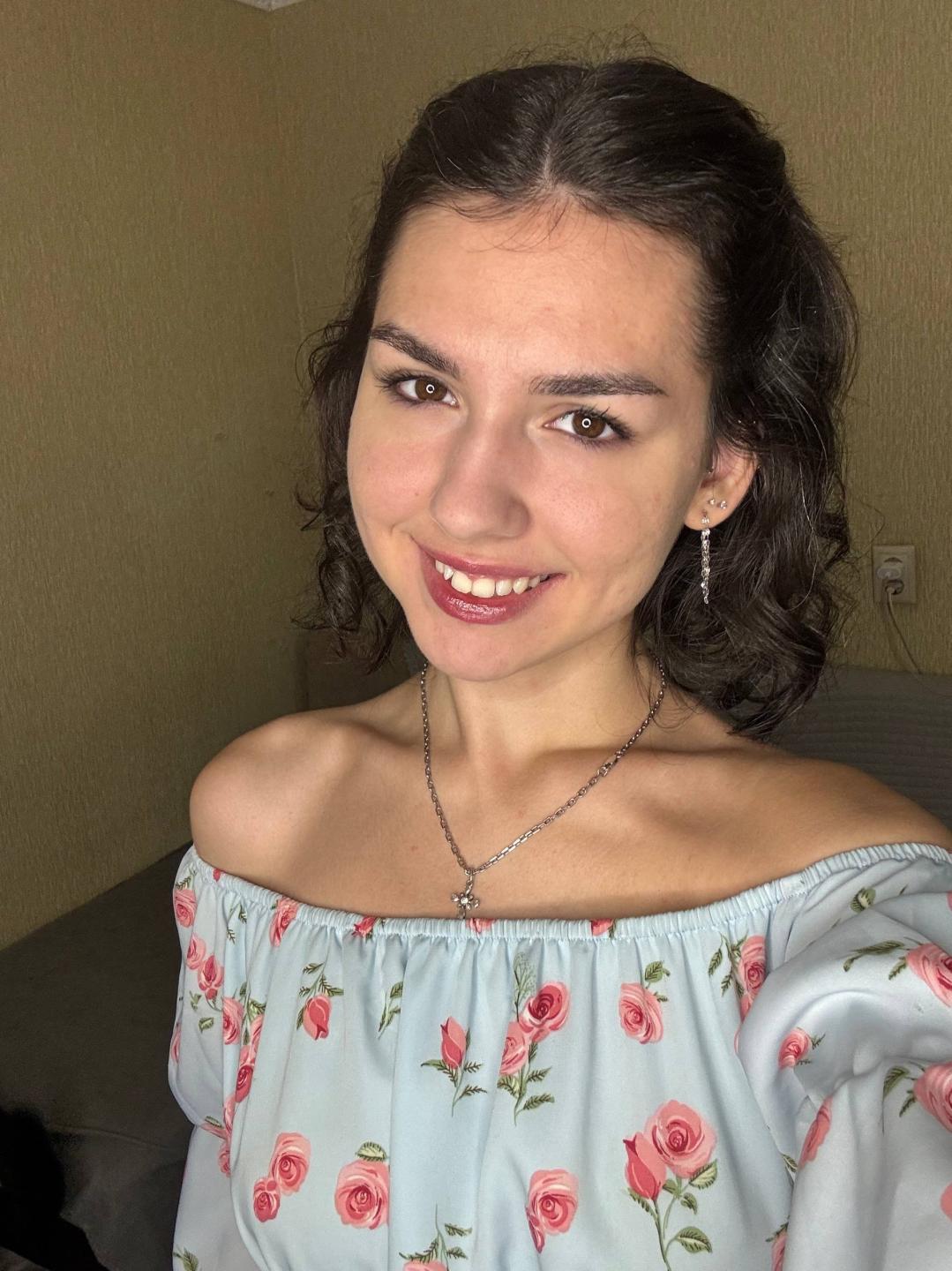 Image of cam model CristieTarvin from XloveCam