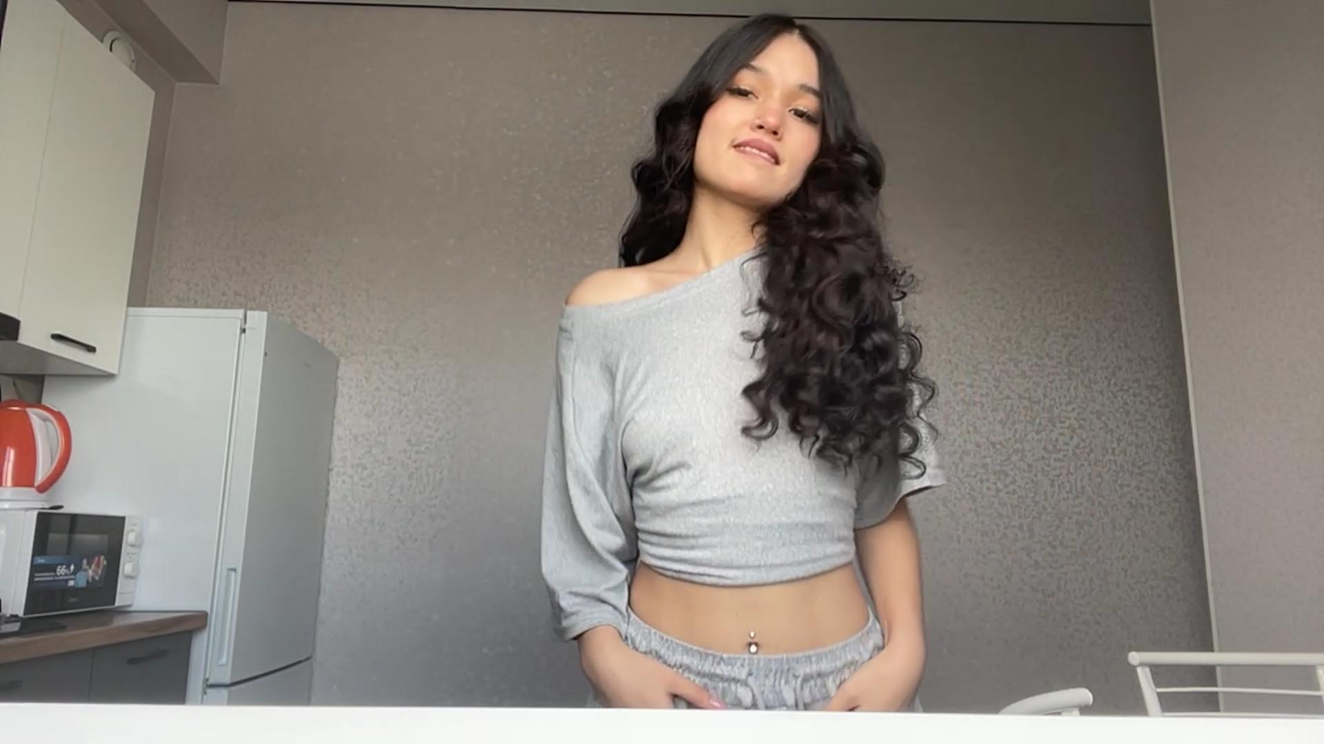 Image of cam model MeaghanGrigalonis from XloveCam
