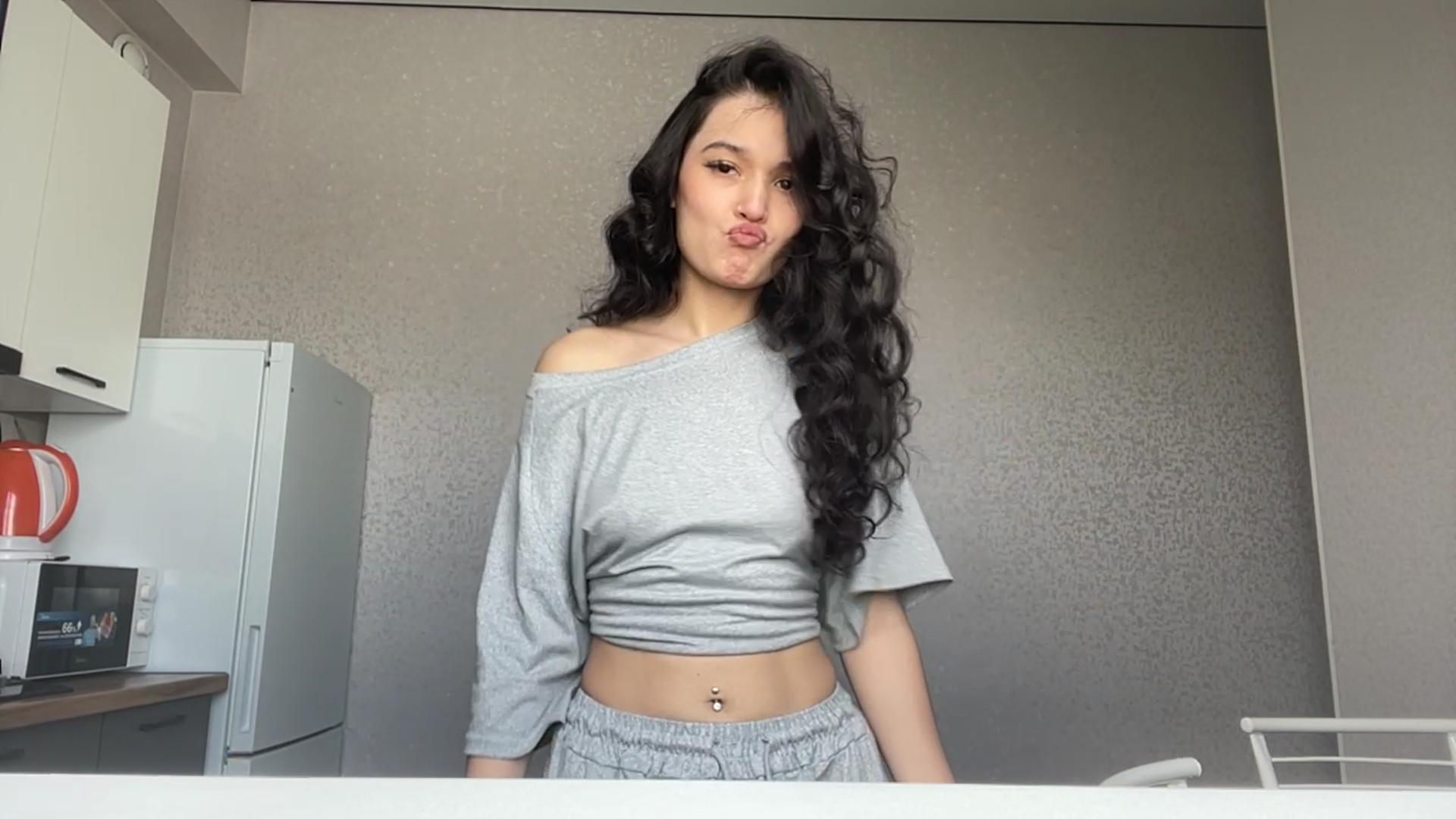 Image of cam model MeaghanGrigalonis from XloveCam