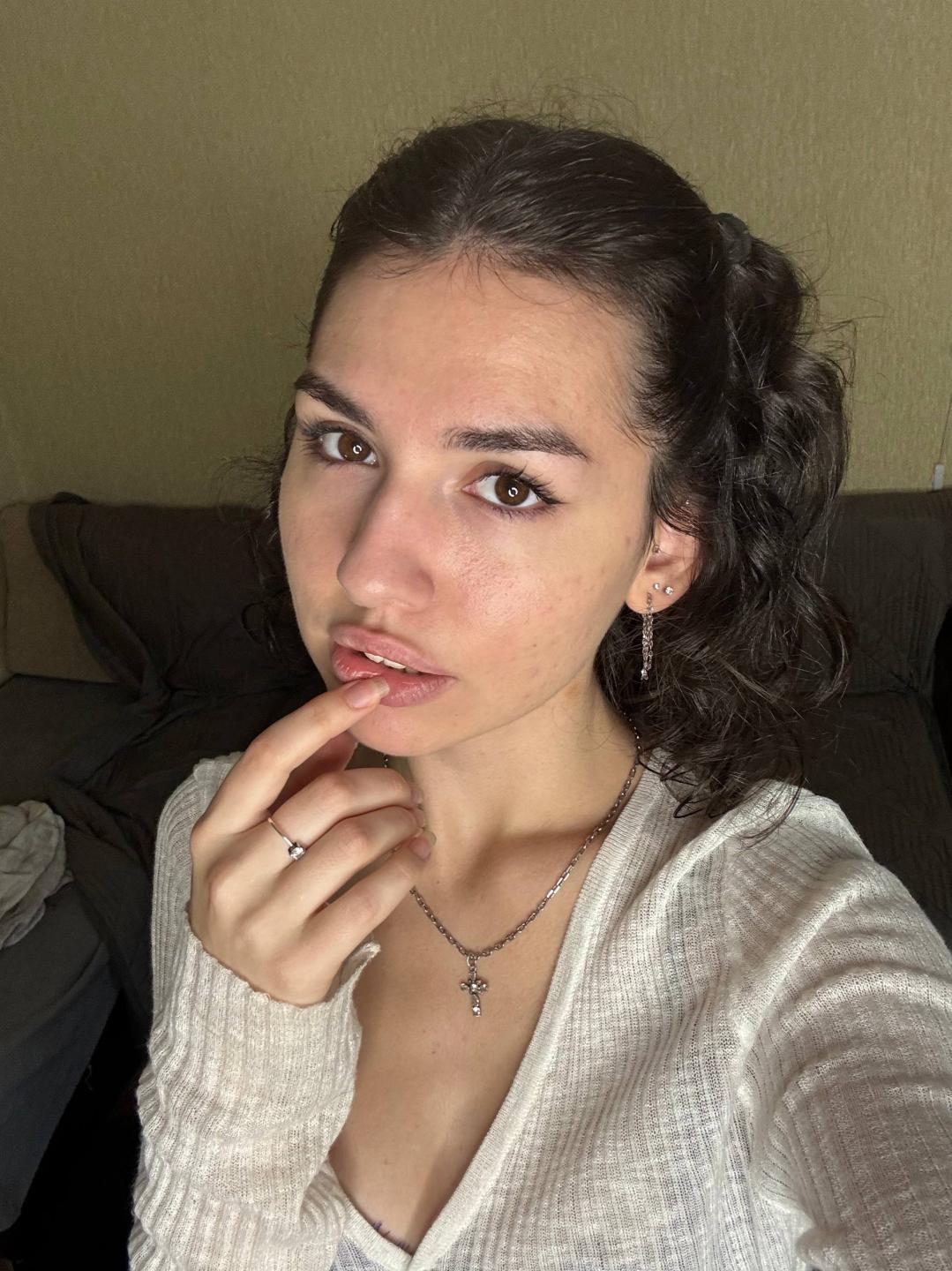Image of cam model CristieTarvin from XloveCam