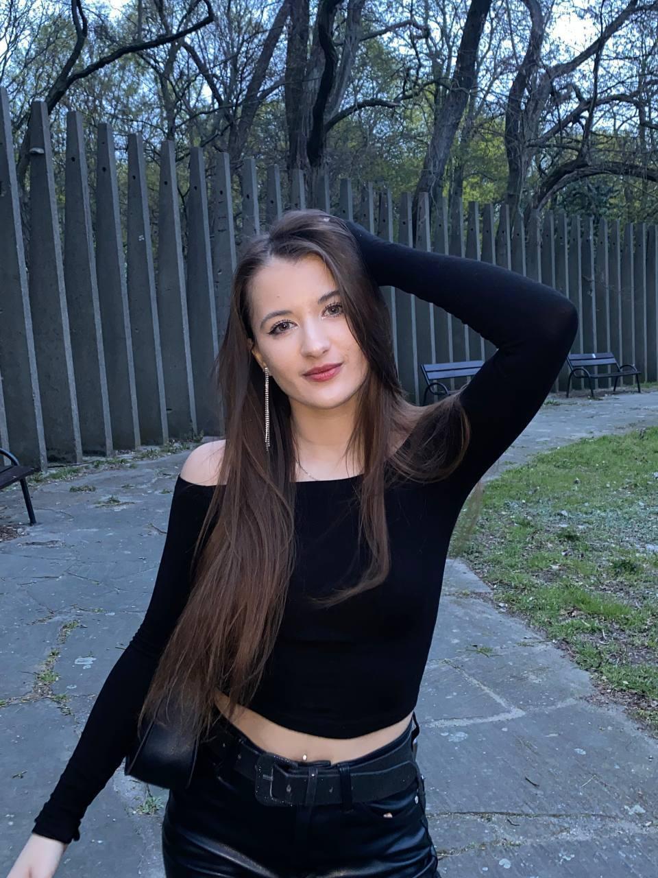 Image of cam model MisscharyNessy from XloveCam