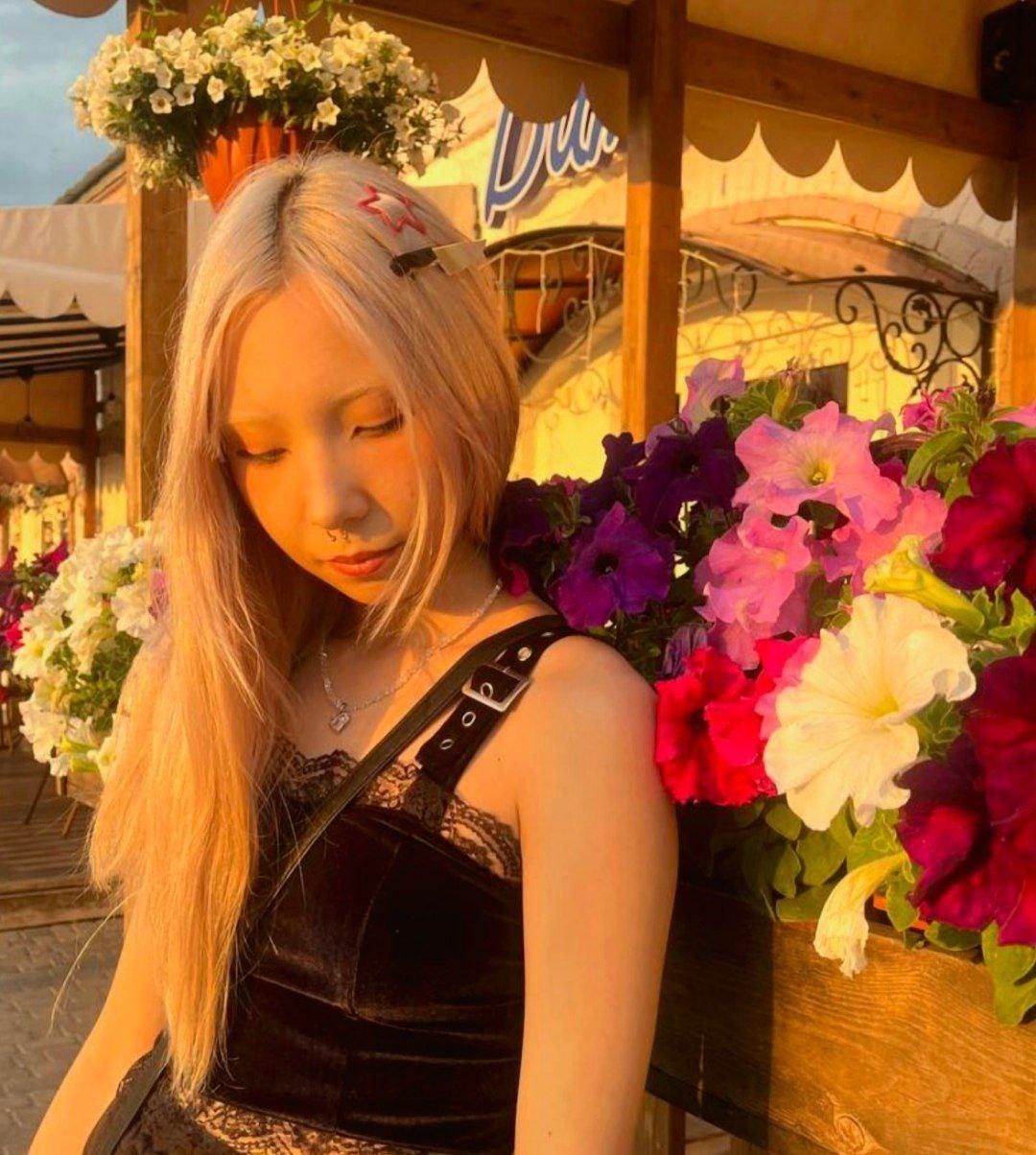 Image of cam model JanettaKnop from XloveCam