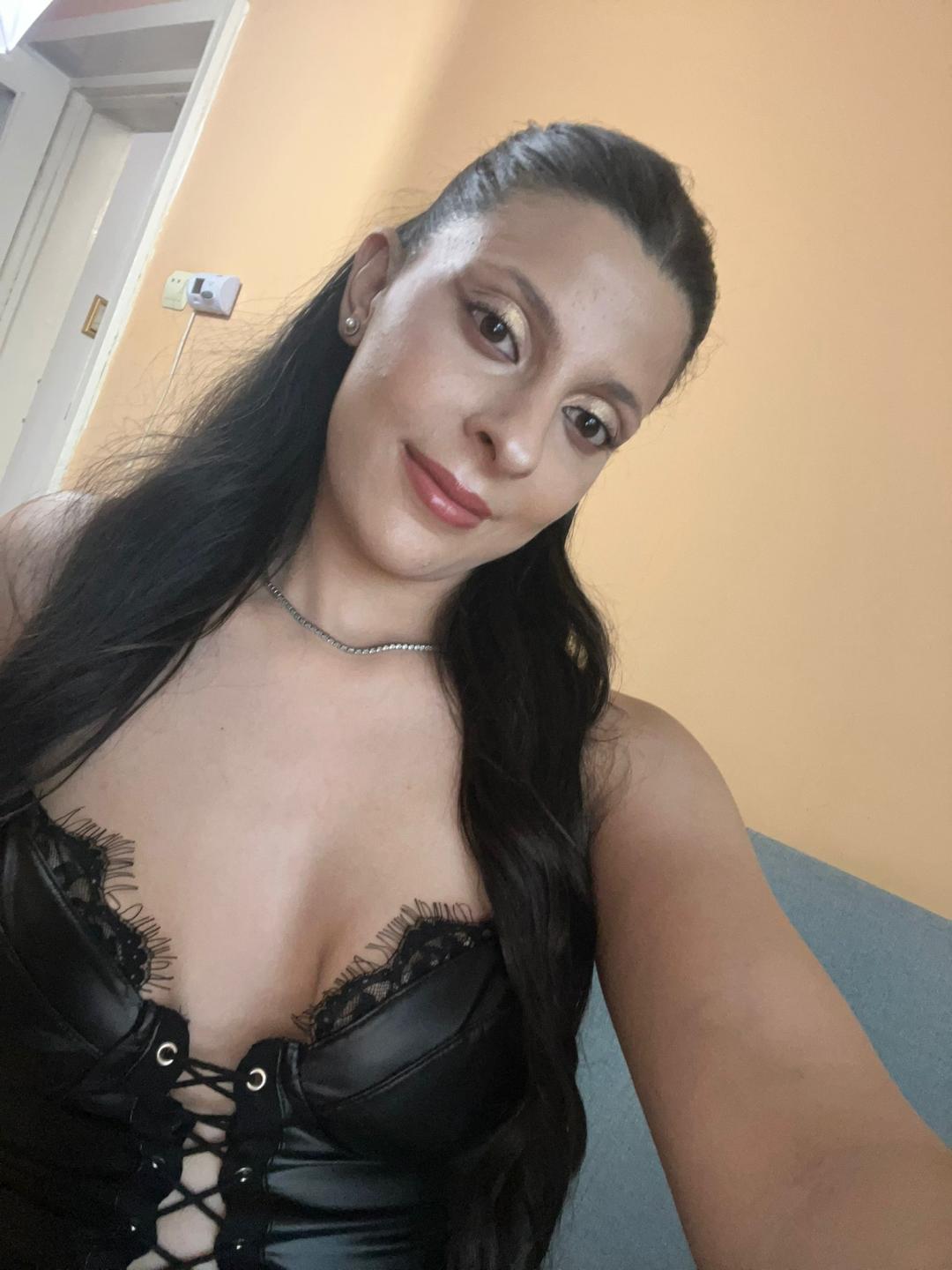 Image of cam model EveRoss from XloveCam