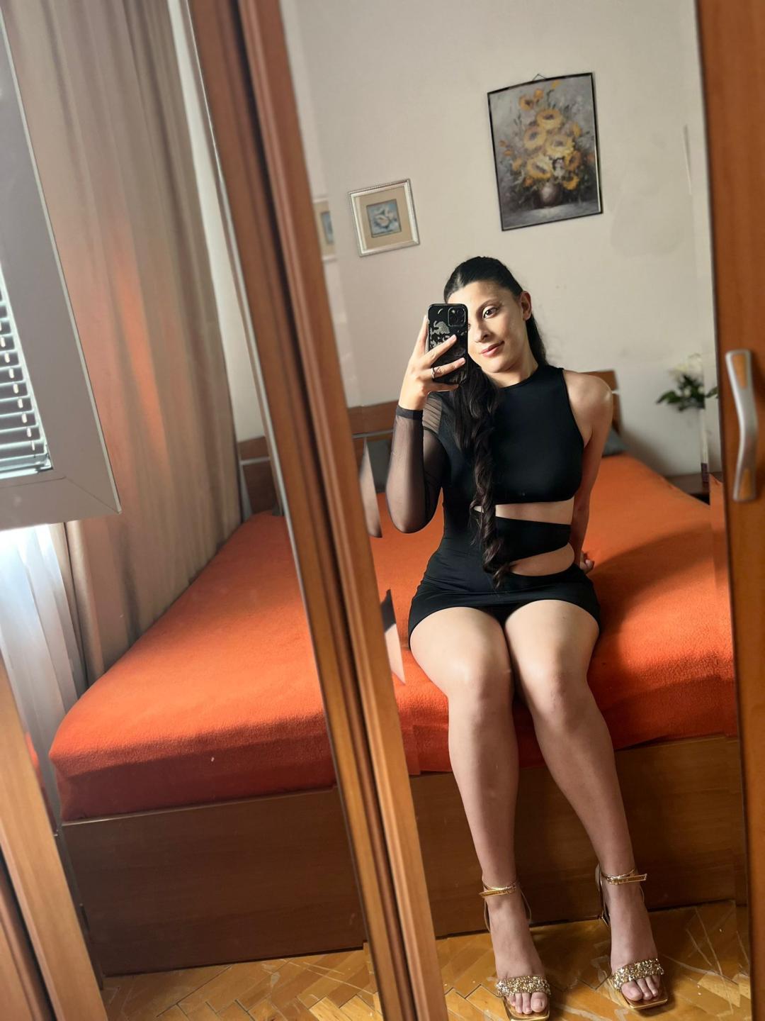 Image of cam model EveRoss from XloveCam