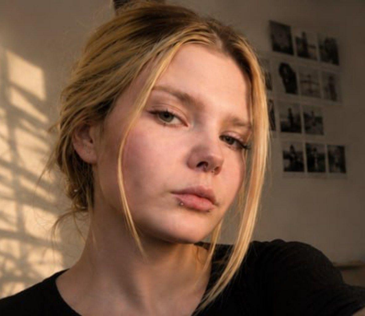 Image of cam model LeeMako from XloveCam