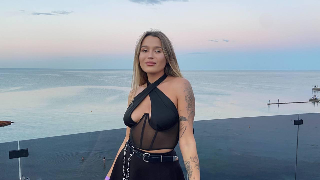 Image of cam model Viktoriyya from XloveCam