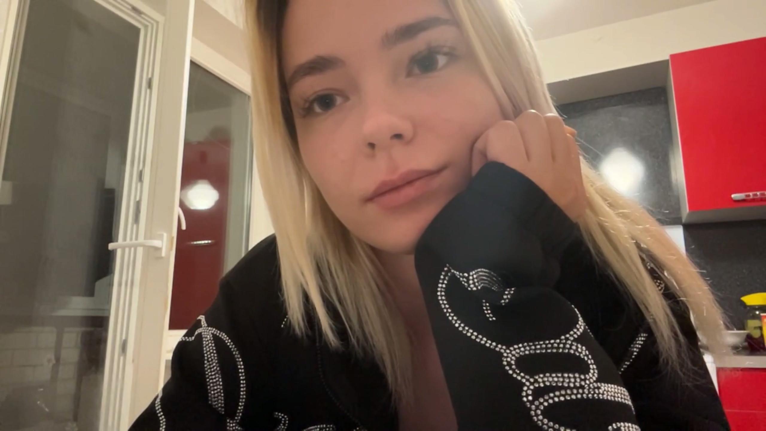 Image of cam model AdrieneDegennaro from XloveCam