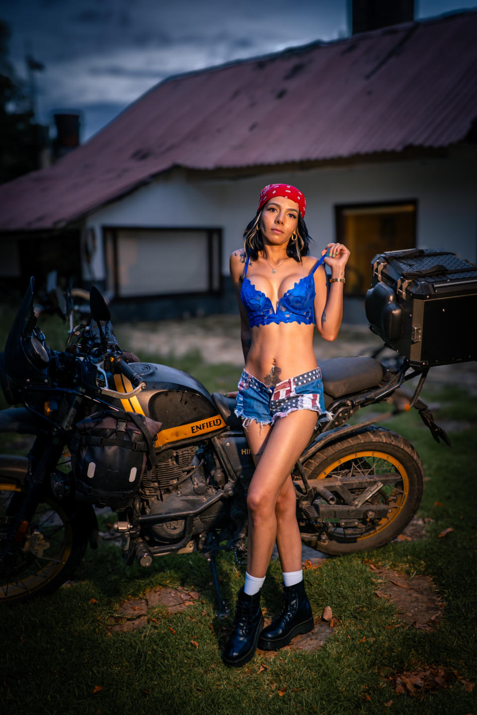 Image of cam model EvelinLuna from XloveCam