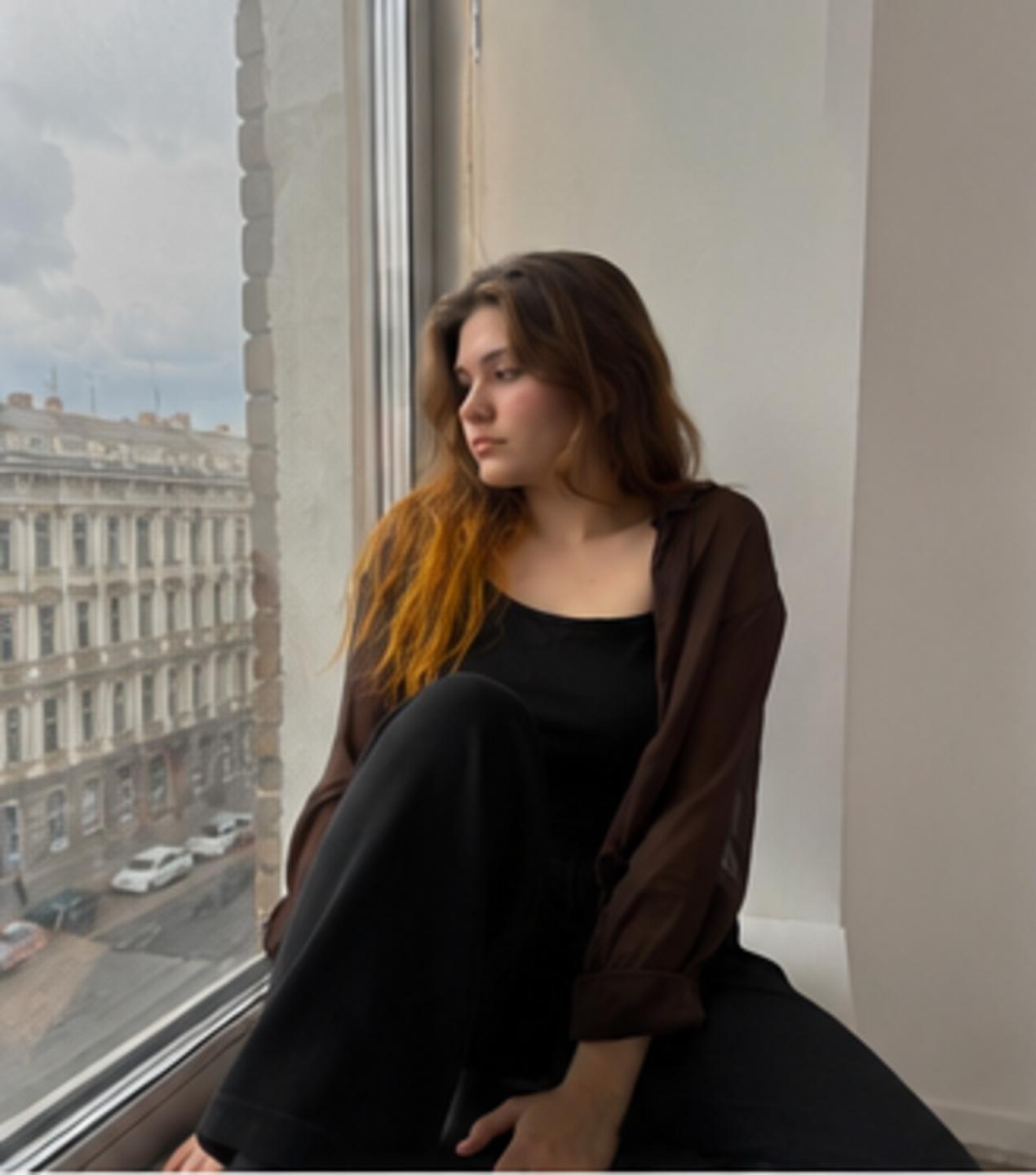 Image of cam model ElenoreHarajly from XloveCam