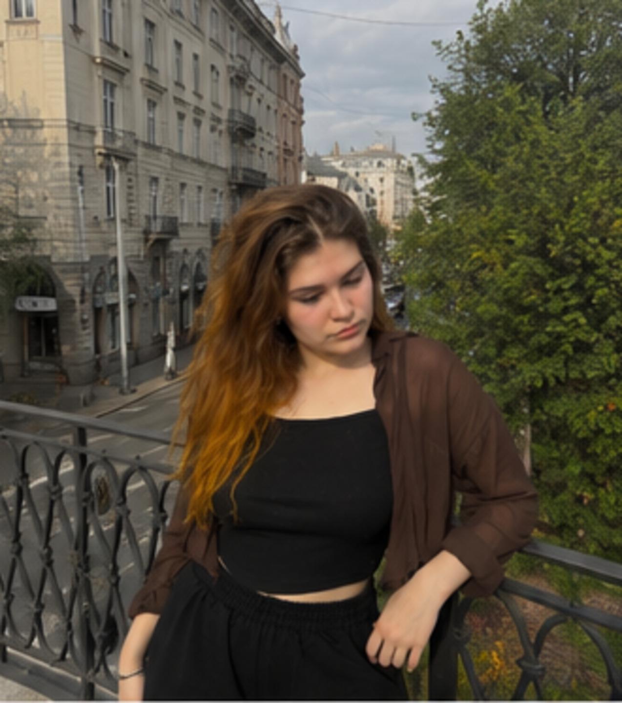 Image of cam model ElenoreHarajly from XloveCam