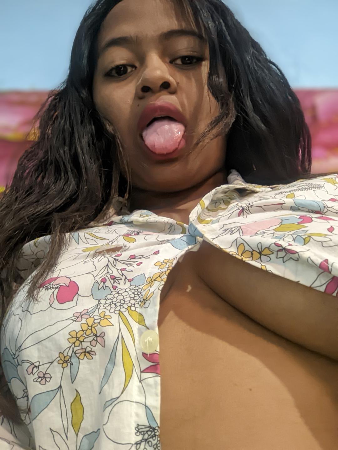 Image of cam model CiciahBella from XloveCam