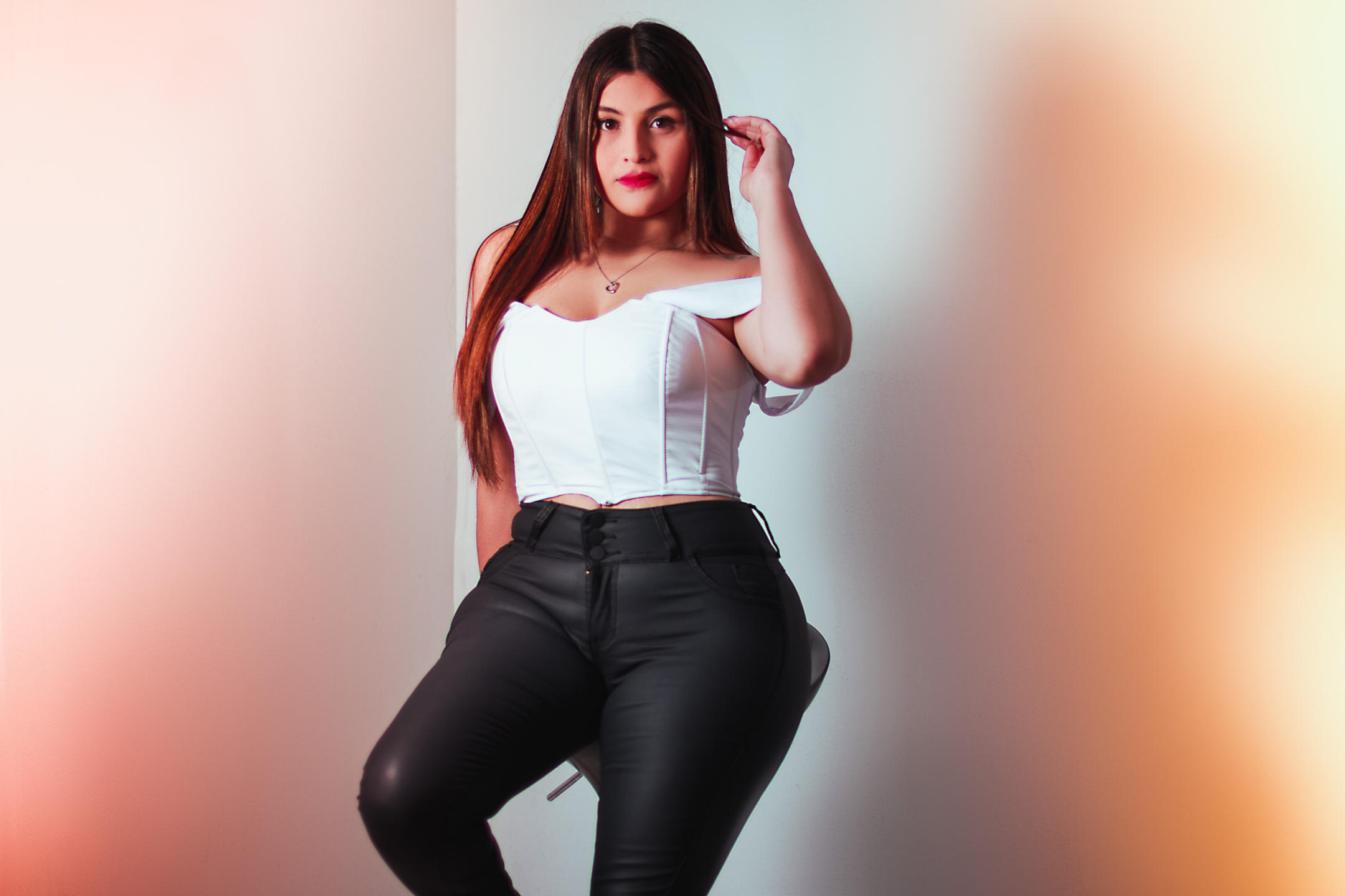 Image of cam model SaraWestt from XloveCam