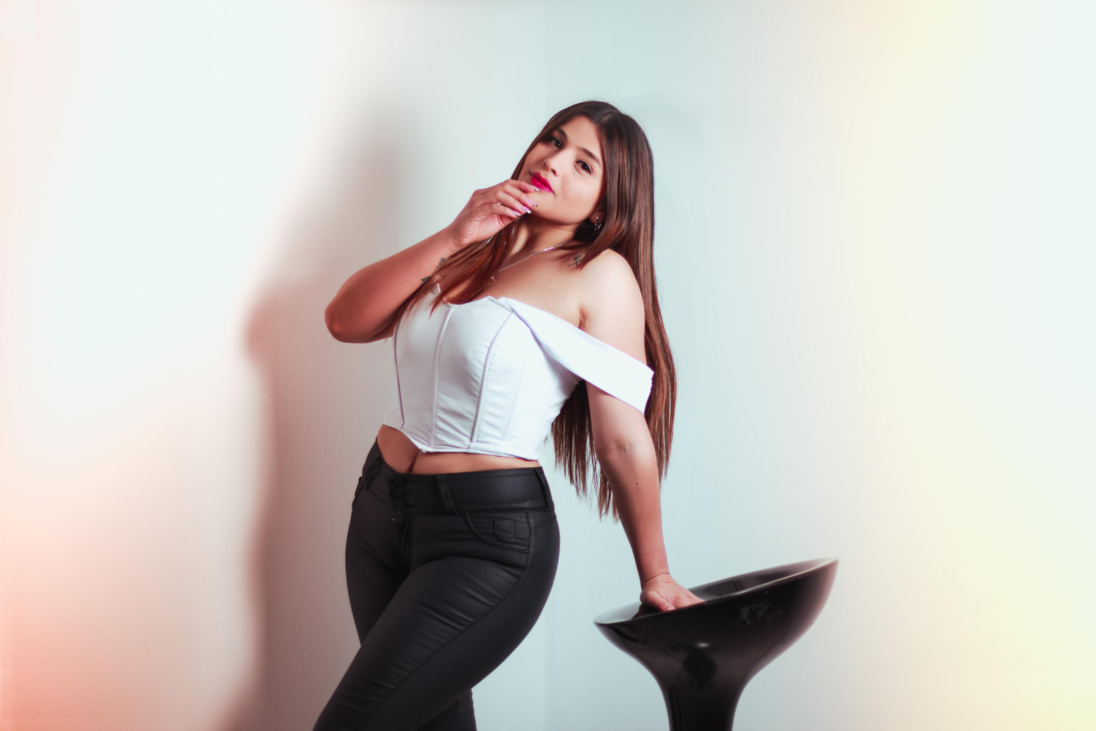 Image of cam model SaraWestt from XloveCam