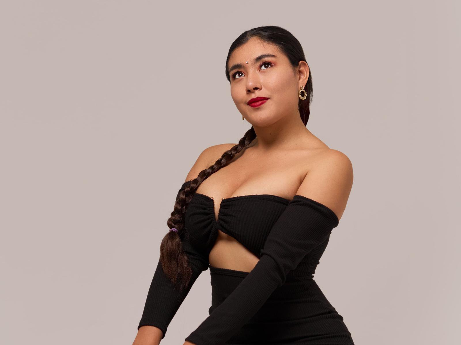 Image of cam model HannaGoez from XloveCam