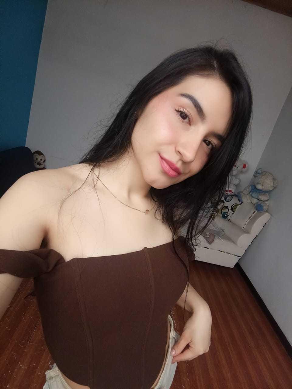 Image of cam model JadeHarpper from XloveCam