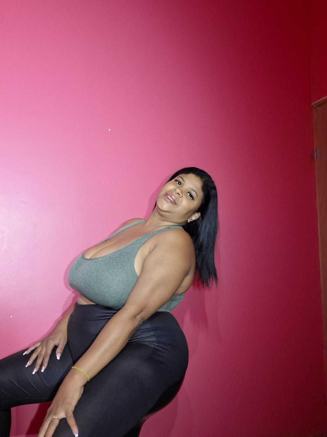 Image of cam model NaughtyPlusSizeGoddess from XloveCam