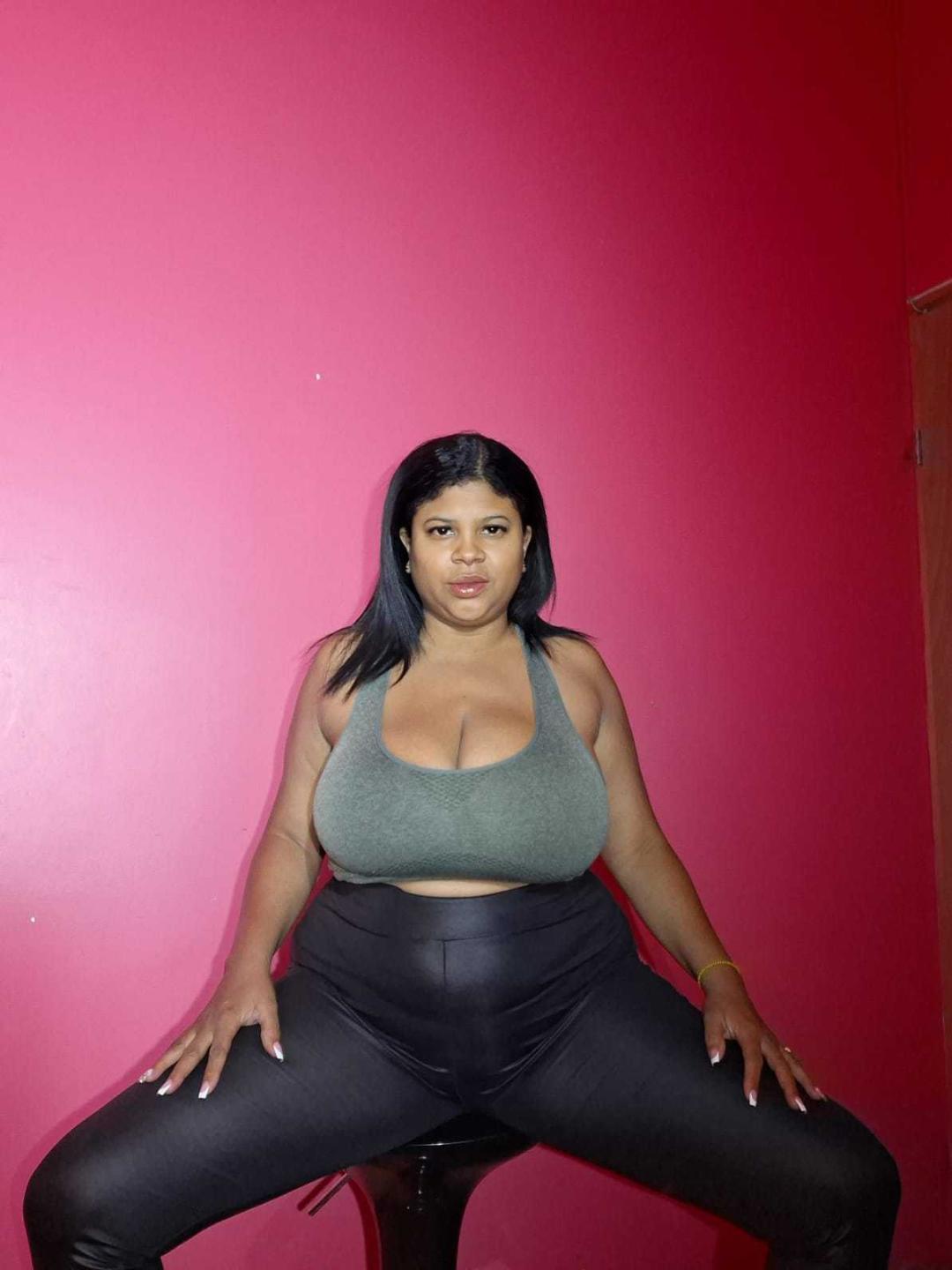 Image of cam model NaughtyPlusSizeGoddess from XloveCam