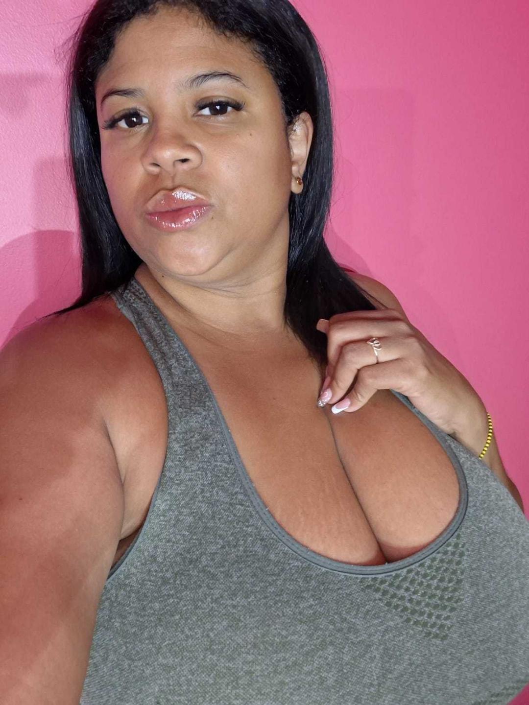 Image of cam model NaughtyPlusSizeGoddess from XloveCam