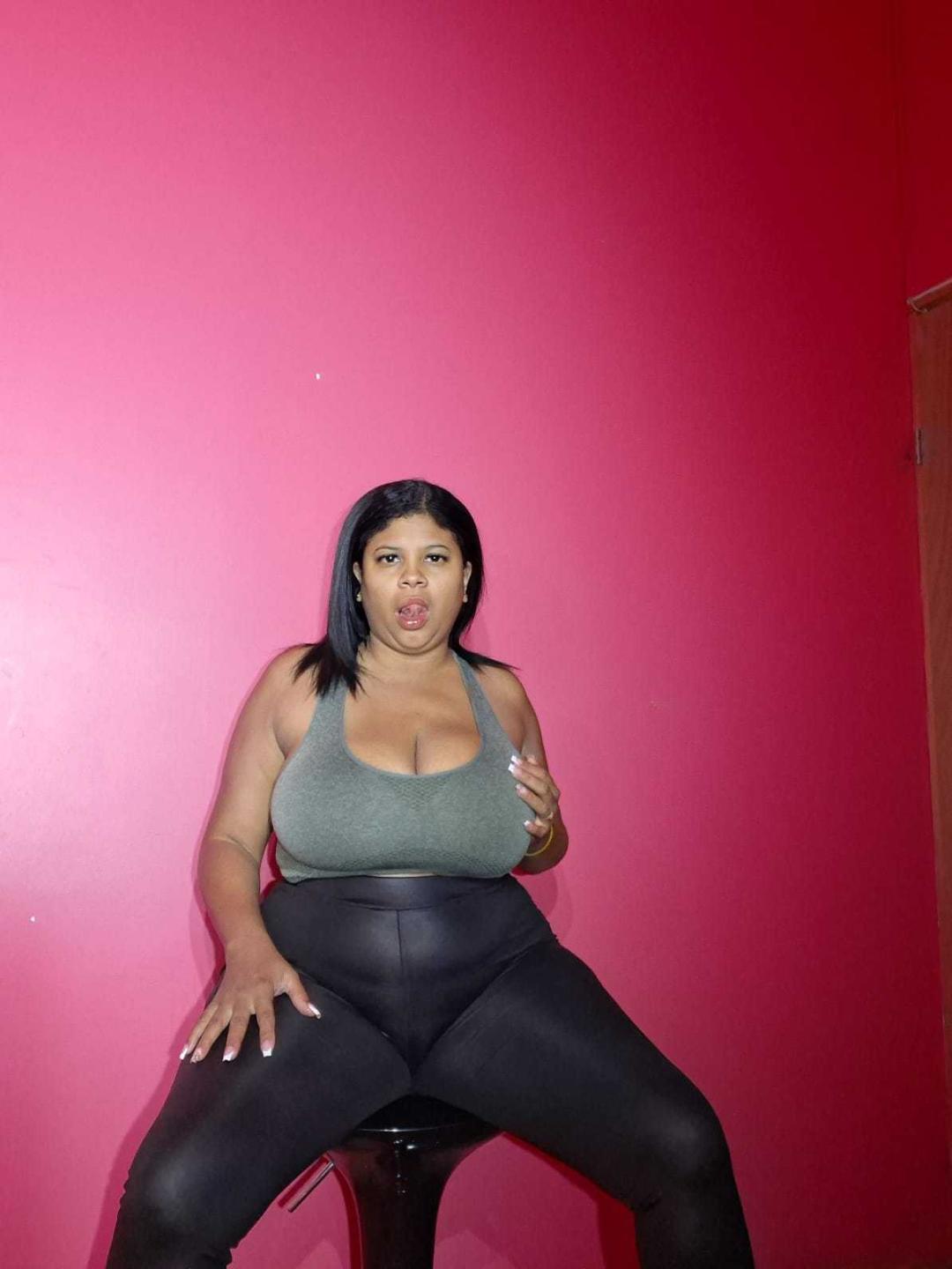 Image of cam model NaughtyPlusSizeGoddess from XloveCam