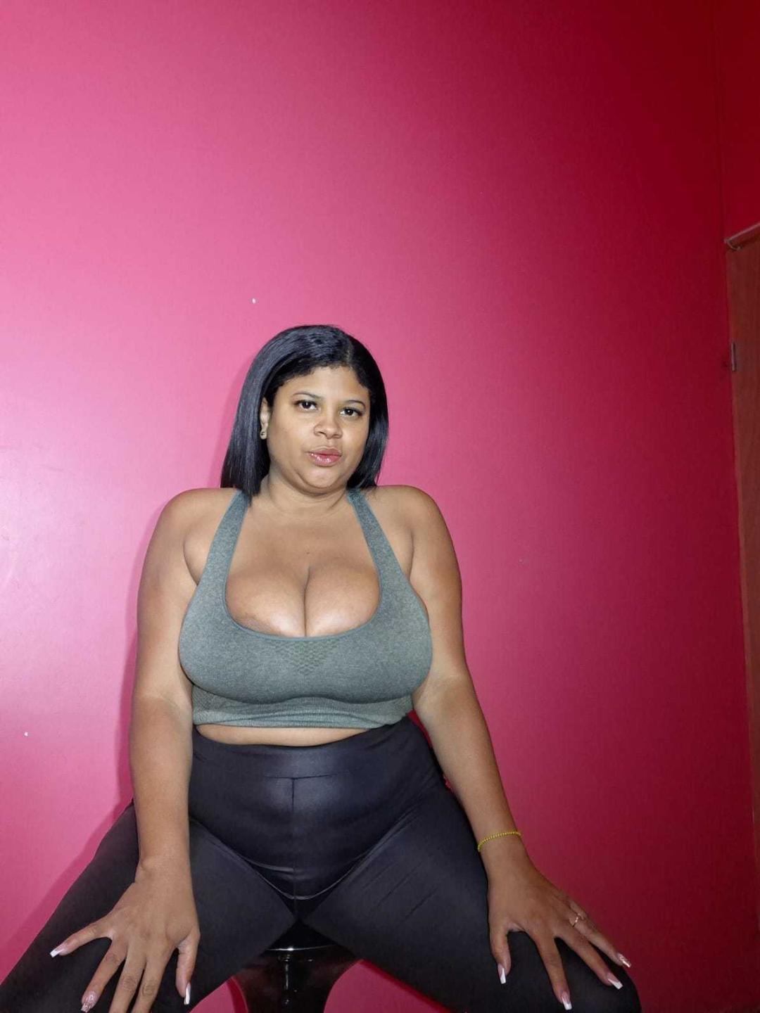 Image of cam model NaughtyPlusSizeGoddess from XloveCam