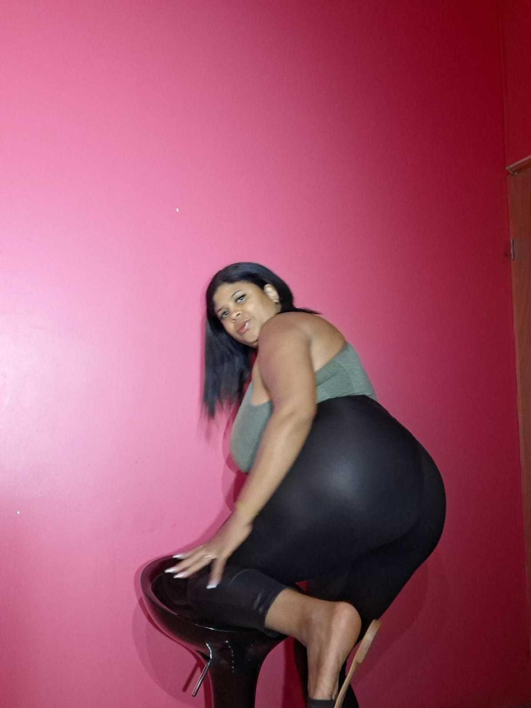 Image of cam model NaughtyPlusSizeGoddess from XloveCam
