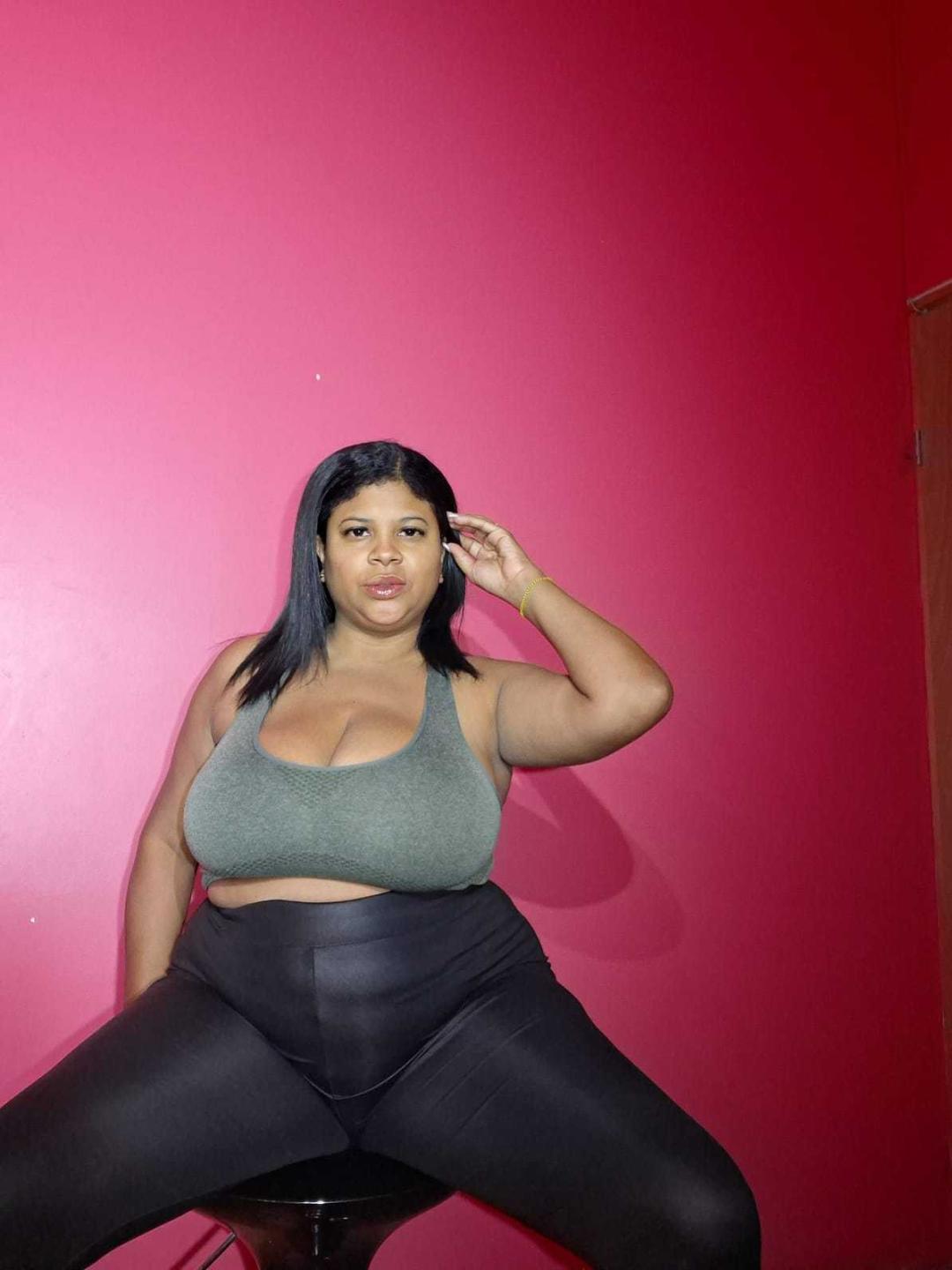 Image of cam model NaughtyPlusSizeGoddess from XloveCam