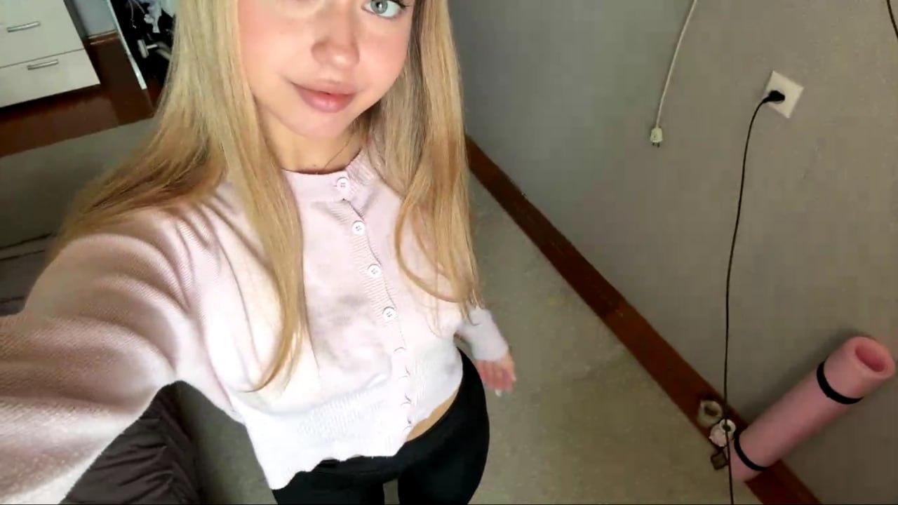 Image of cam model GeorgineBranen from XloveCam