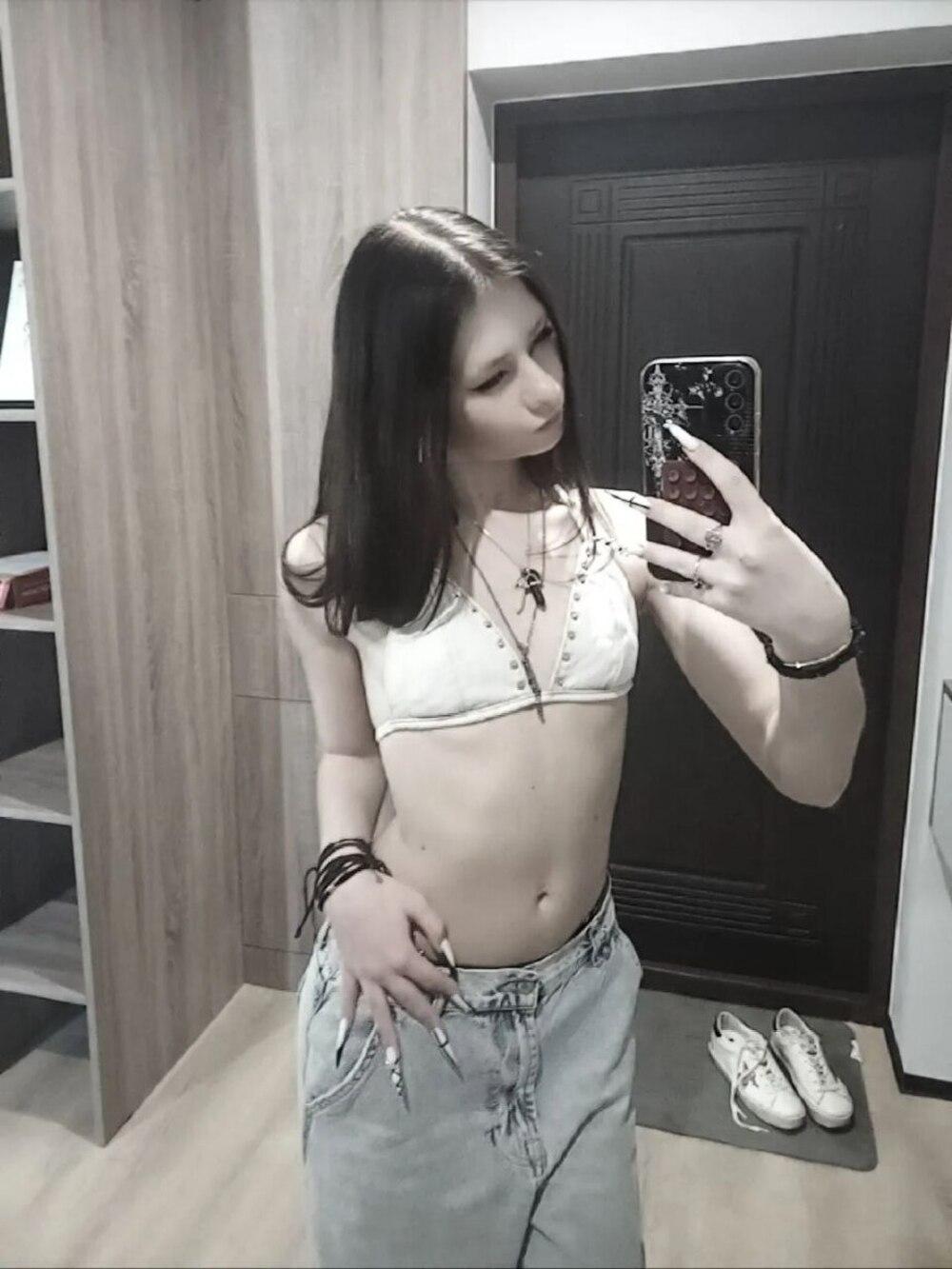 Image of cam model VenusTorpey from XloveCam