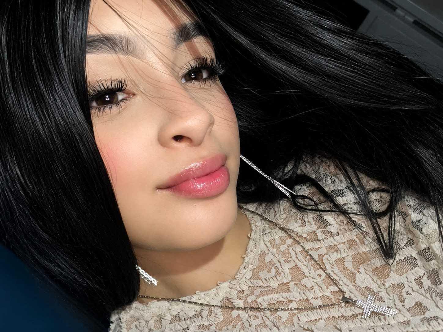 Image of cam model MilyLiams from XloveCam