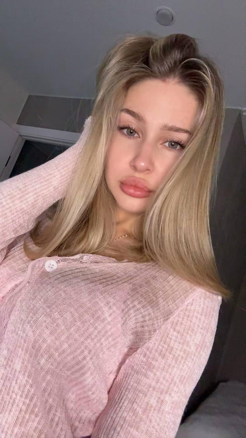 Image of cam model MilagrosEdmisten from XloveCam