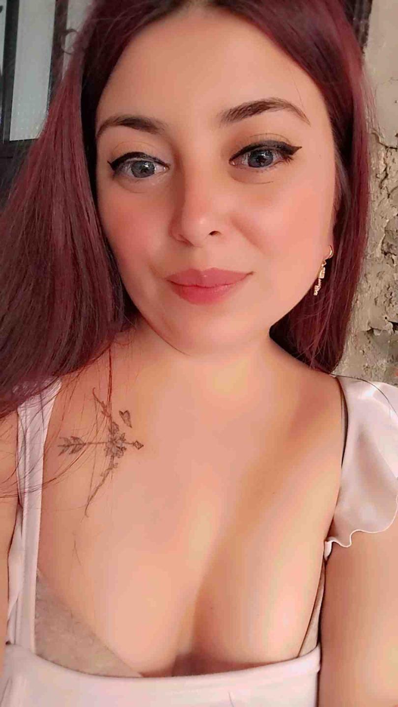 Image of cam model Dannazv from XloveCam